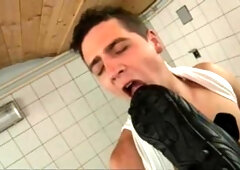 Elden Cain Splatters the Face of Lukas Leung