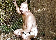 Outdoor fucking in a sling for beefy bears