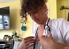 Curly haired mommy shares passionate intimate desire through sensual heat