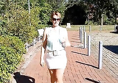 I strolled throughout the city, certainly in a frivolous outfit. Here and there I showed my melons and on a fine bench that I discovered I 1st had to 