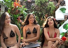 Amateur teen outdoor blowjob