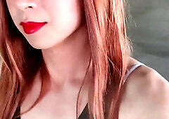 Sissy superslut Bess ambles outside her condo bottomless and almost gets caught