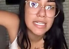 Mel Campbell Seminua Se Exibindo De Forma Bem Sexy