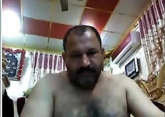 Punheta do maduro arabe