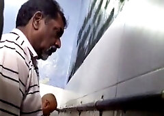 Banheirão / Sacanagem Pegação no Banheiro Público #8