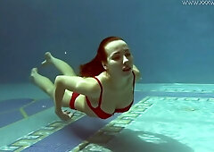 Juicy Russian Babe In The Pool - Lina Mercury
