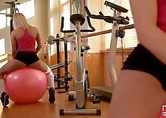 Titty Shakin' Rump Quakin' - Blonde's Favorite Cock N Ball - PornWorld