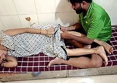 Desi Dewar gives his bhabhi a sensual massage to sneak in some fun