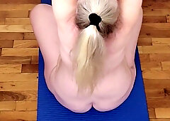 Jerkoff To Steamy COUGAR Doing Bare Yoga!