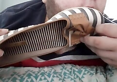 licking shoe