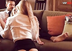 FFM 3some... That guy Bangs Her Doggy Whilst This babe Sits on Her Snatch Face
