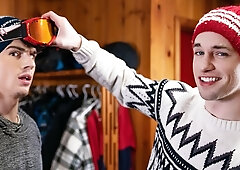 Thyle Knoxx and Lev Ivankov fuck ass to stay warm