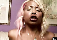 Sie verliert die Kontrolle bei jedem Stoß