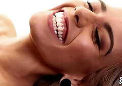 Janice Griffith Loves Getting Her Pussy Eaten... Again