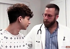 Gayboy Medic Barefuck Felching
